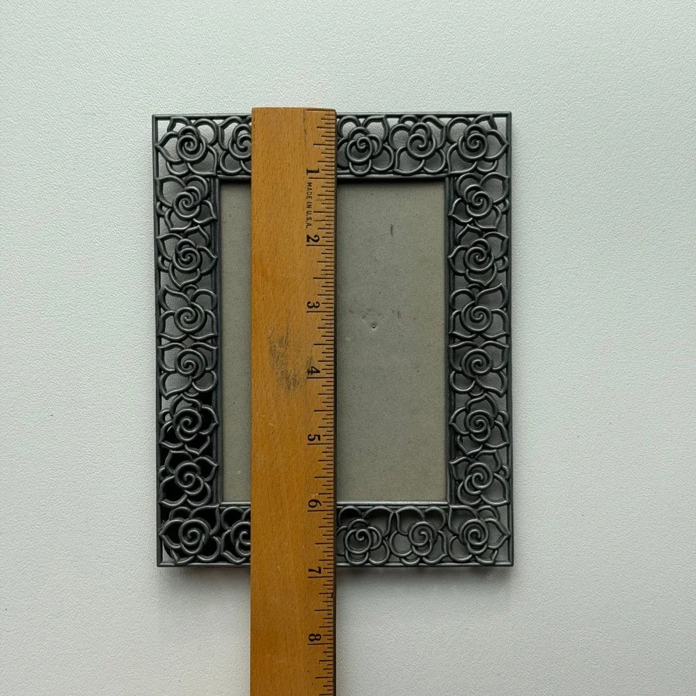 Vintage‎ Metal Rose Floral Frame 4x6 Silver Cottagecore Countrycore